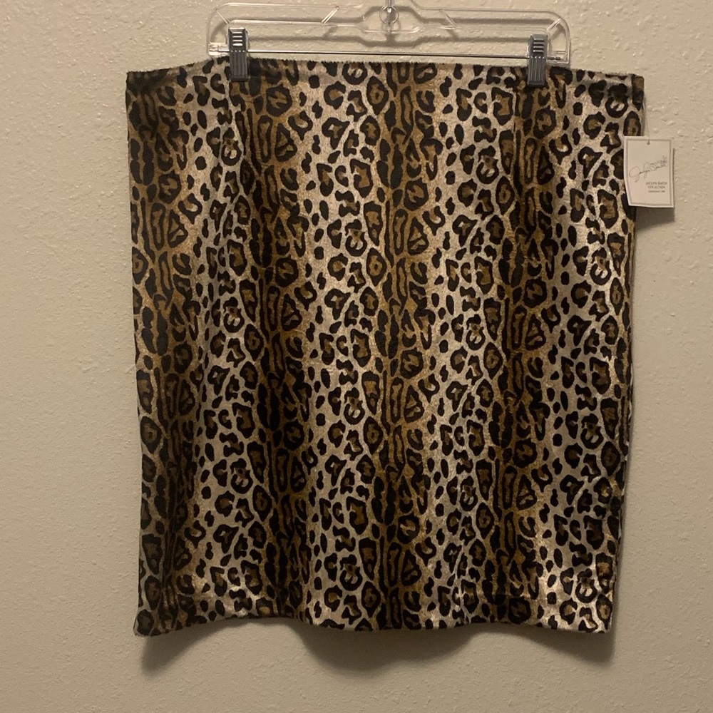 Jaclyn Smith Leopard Print Skirt